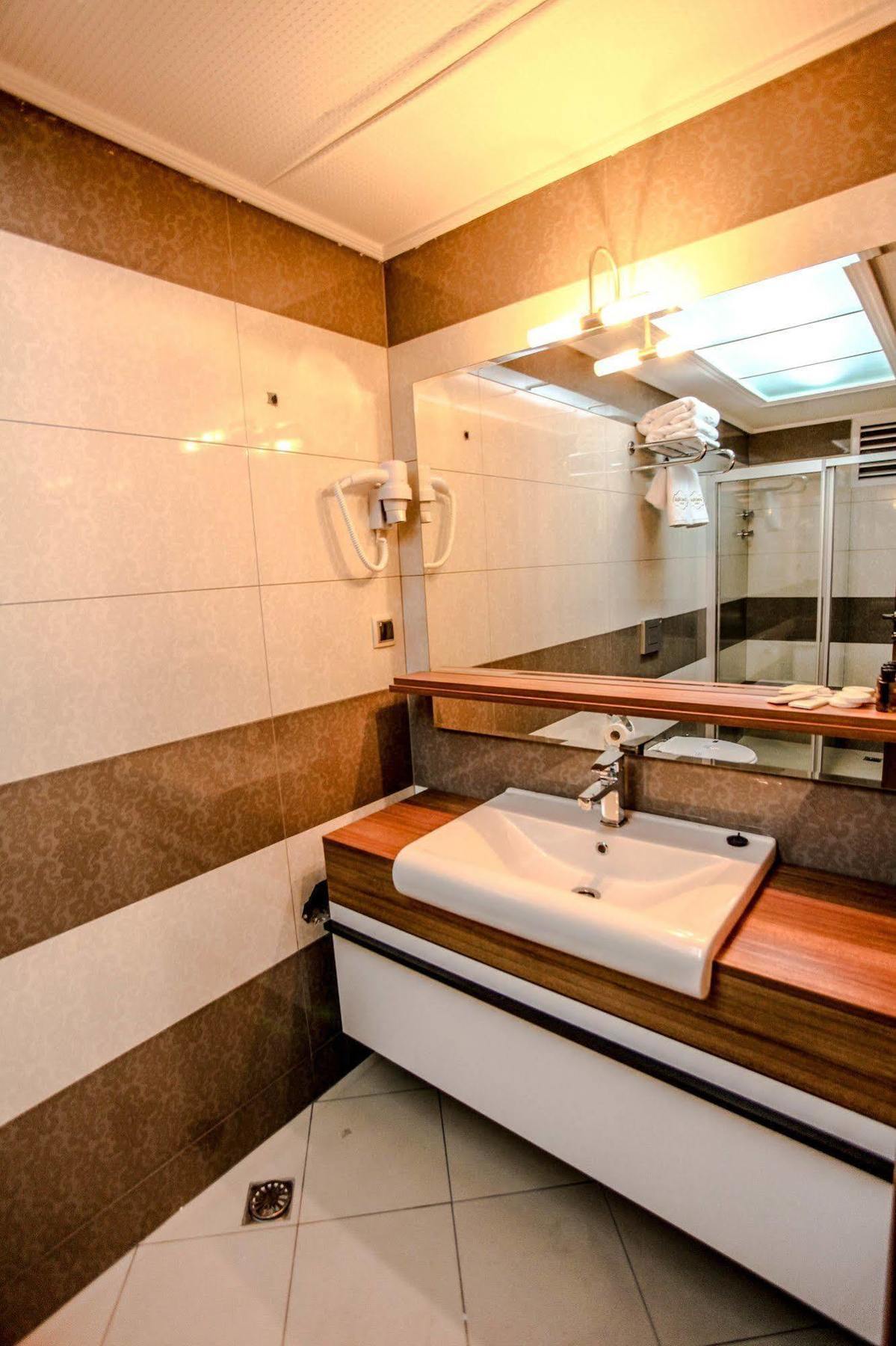 Grand Akcali Otel İskenderun Eksteriør billede