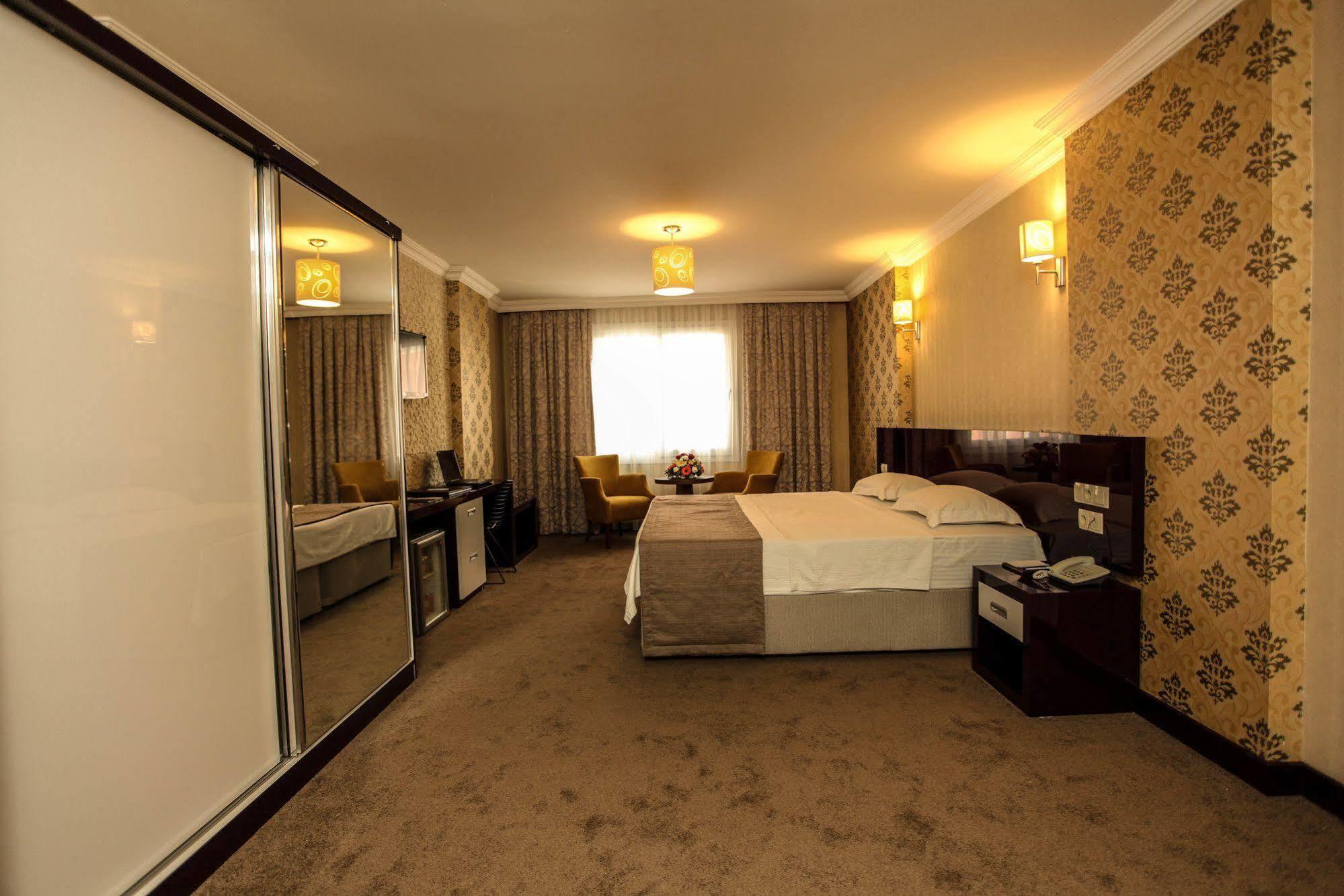 Grand Akcali Otel İskenderun Eksteriør billede